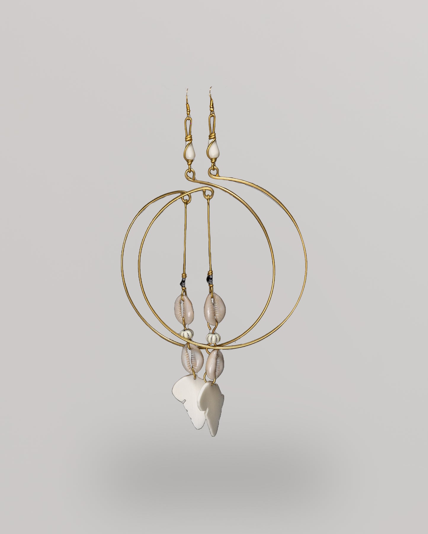 Cowry Na Kiafrika Statement Earring